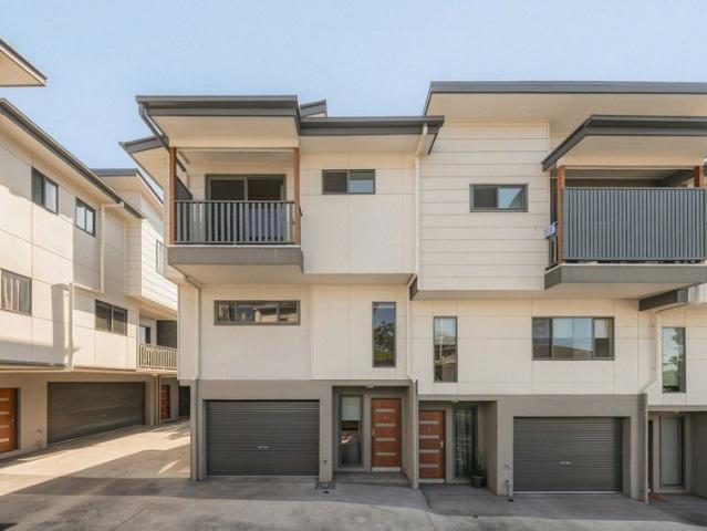 Effortless Living, Exceptional Location