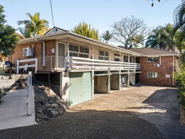 Effortless Living in the Heart of Indooroopilly