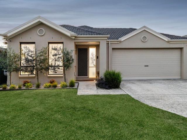 Effortless Living in the Heart of Lake Gardens