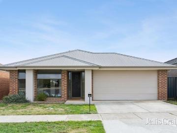 Effortless living in the heart of Lucas