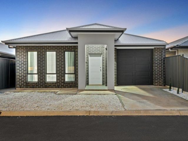 Effortless Living in the Heart of Munno Para West