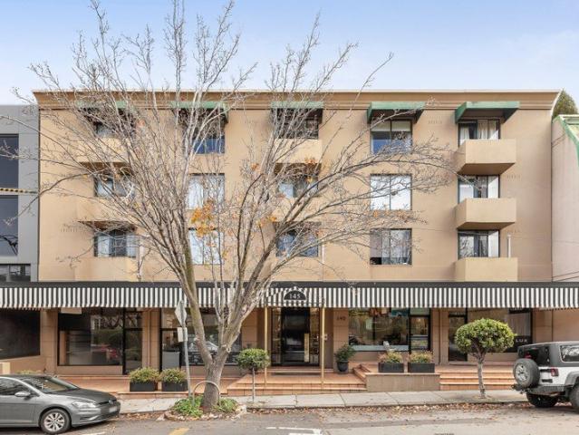 Effortless living in the heart of Toorak