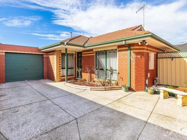 Effortless Living in a Convenient Mill Park Setting