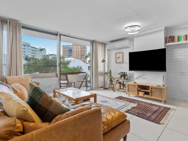 Effortless Living in a Convenient St Lucia Location | 2 Bed 1 Bath 1 Garage
