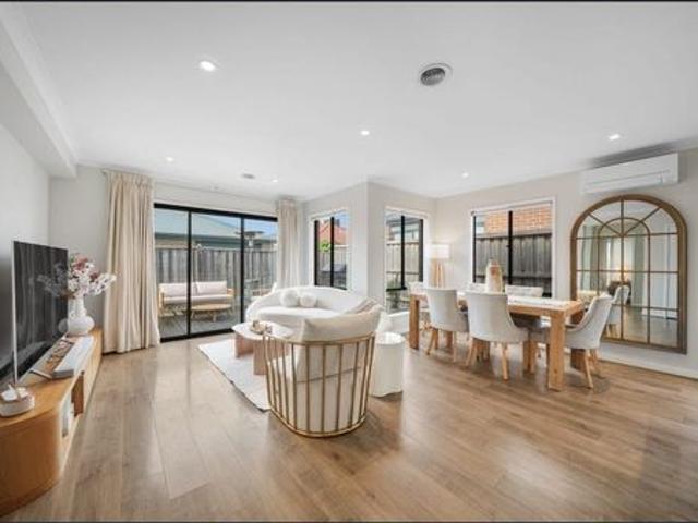 Effortless Living in a Family Friendly Setting