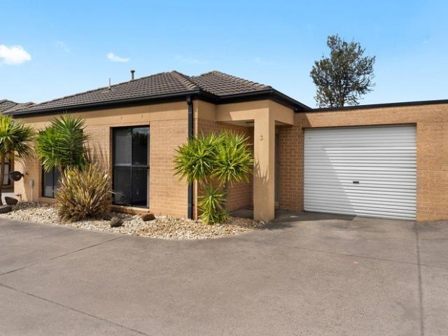 Effortless Living in a Peaceful Court Location
