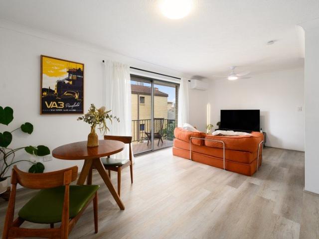 Effortless Living in a Prime Southport Position