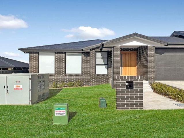 Effortless Living in a Stylish Duplex