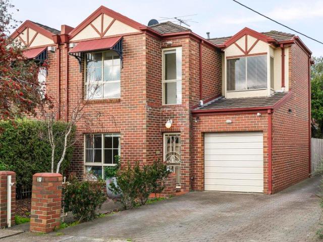 Effortless living in a serene Spotswood setting