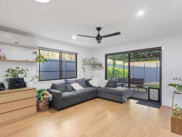 EFFORTLESS LIVING IN LOW MAINTENANCE DUPLEX