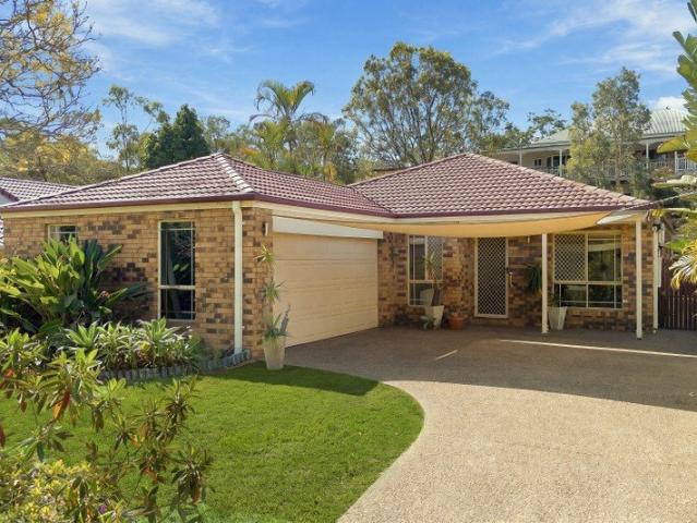 Effortless Living in One of Mackenzie's Best Pockets