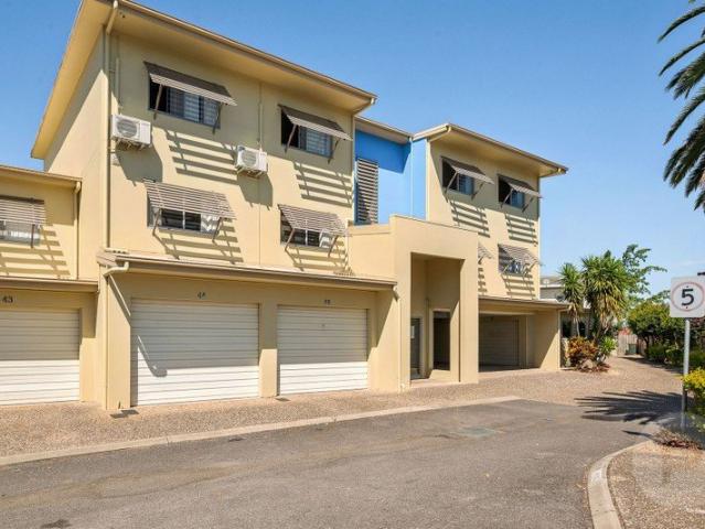 Effortless Living in Peaceful Location