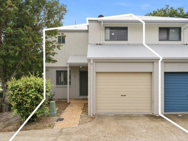 Effortless Living or great investment in Prime Oxley Location!