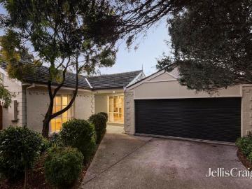 Effortless Living Overlooking the Park
