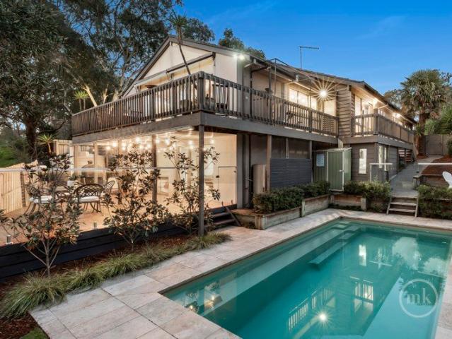 Effortless Poolside Living In An Enticing Parkside Location