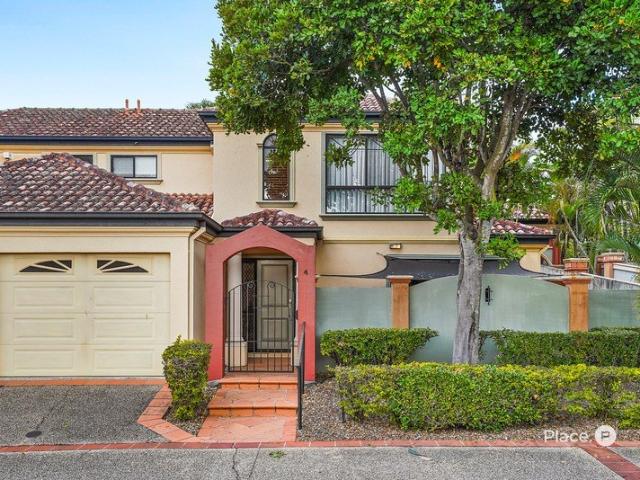 Effortless Resort Style Living in Sunnybank Hills State School catchment