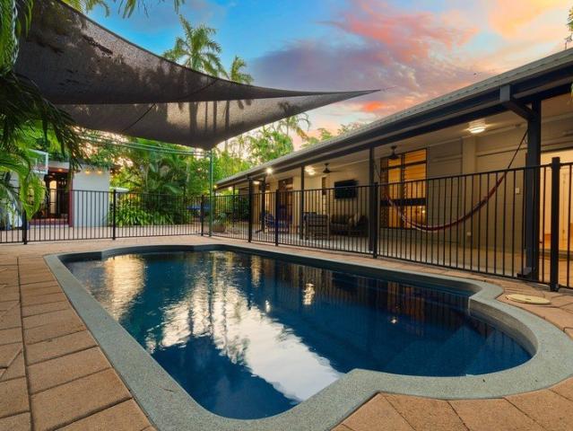 Effortless style meets relaxed tropical living!