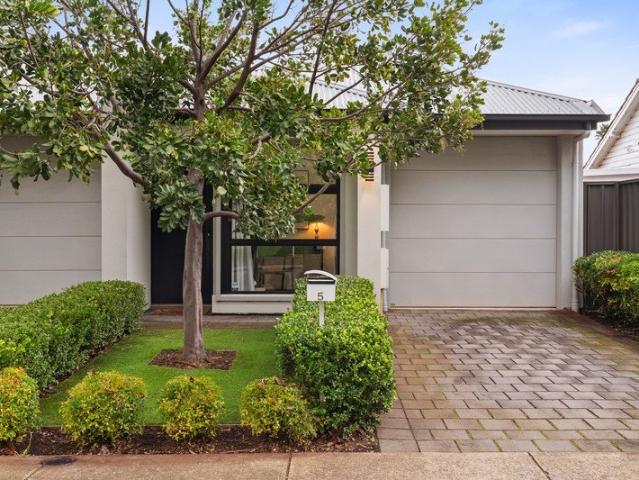 Effortless Style and Low Maintenance Living with Park Views