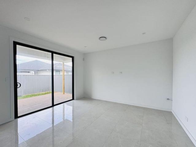 Effortless Style in Sought After Windermere Estate – 3 Bedrooms, 2 Bathrooms, Ducted, Alfresco, Garage