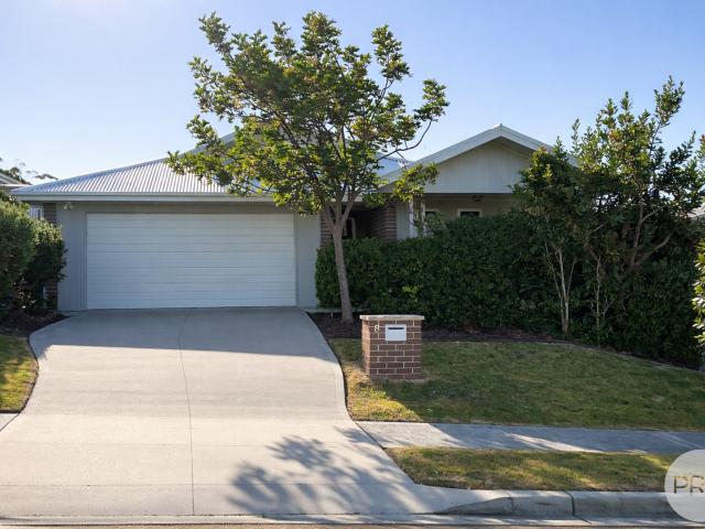 Effortless Single Level Living Close to the Coast