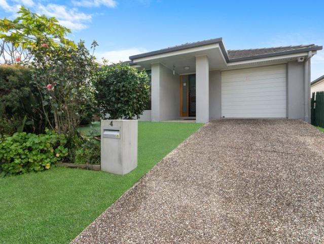 Effortless Single Level Living in a Quiet Warner Location