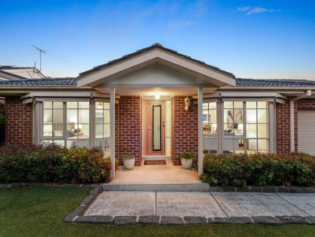 Effortless, Single Level Living in the Box Hill High School Zone