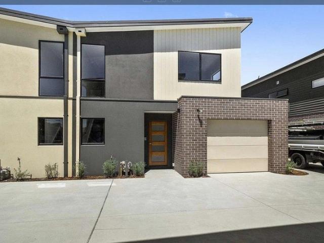Effortless Two Level Living in the Heart of Capel Sound