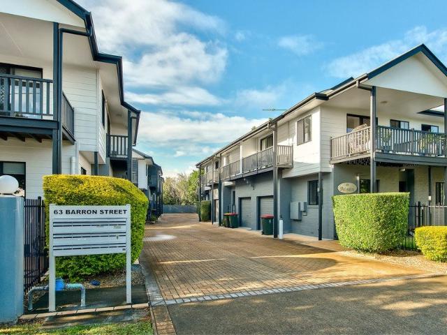 EFFORTLESS TOWNHOUSE LIVING NEAR KEDRON BROOK!