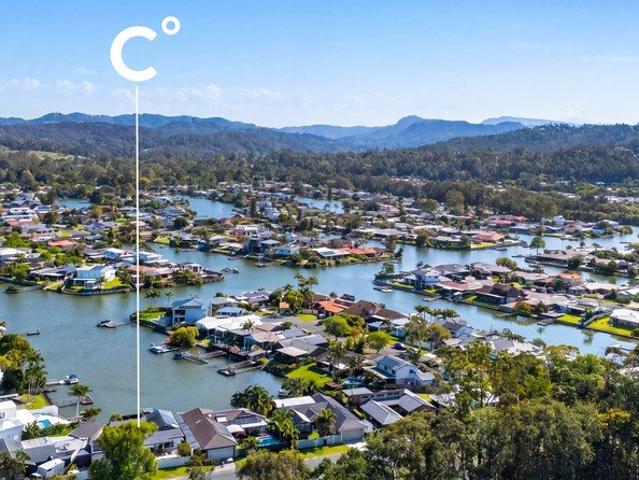 Effortless Waterfront Living with Direct Ocean Access