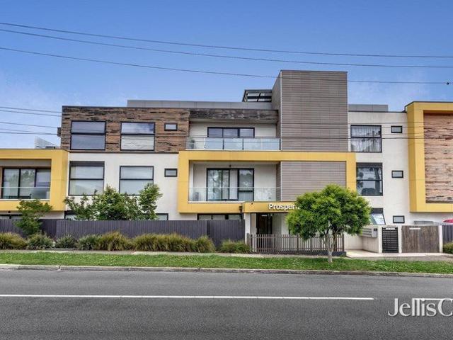 Effortlessly stylish in exceptional lifestyle location