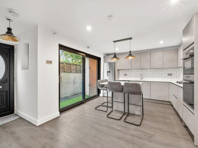 Effra Road, London SW19, 2 bed detached house to rent, £2,850 pcm | PrimeLocation