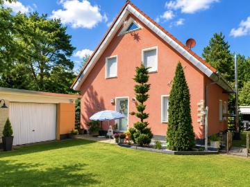 EFH + Bungalow auf 1.071 m² Grundstück – inkl. 2 Garagen & Wellness Oranienburg Schmachtenhagen!