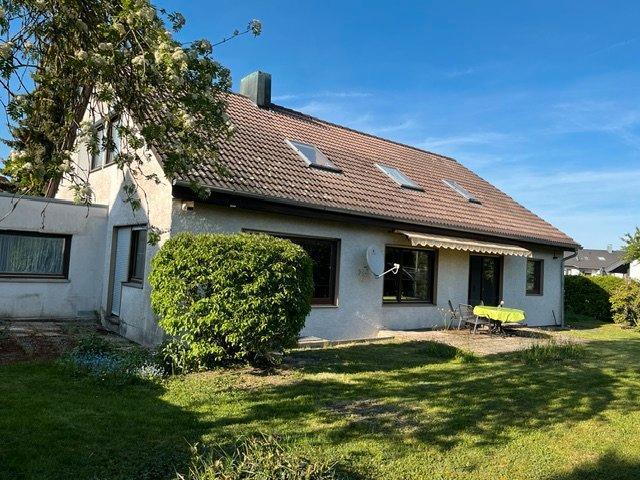 EFH Kuppingen 731 qm Grundstück, zentrale Lage