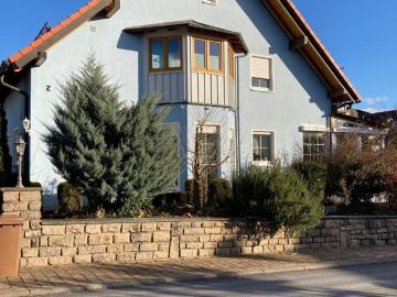 EFH mit Einliegerwohnung, Garage und GartenVB od. Mietkauf