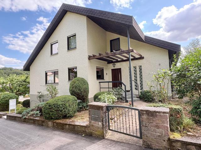 EFH mit ELW, Garage und Wohnmobil Garage