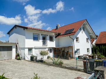 EFH mit Garage gut renoviert, hier stimmen Preis und Leistung