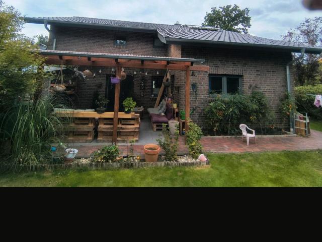 EFH mit Garten, Carport und Schupp in Petersfehn1en