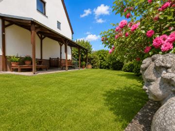 EFH mit schönem Garten, Vollkeller, Dachboden und viel Potenzial in begehrter Lage