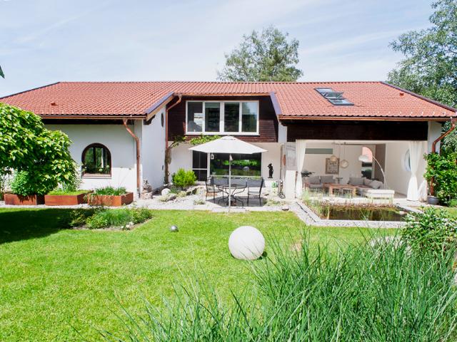 EFH mit Seeblick am Waldrand