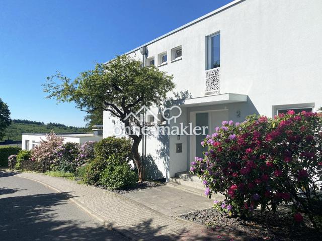 EFH/MFH mit repräsentativer Loft Büro Einheit | Blicklage | Garten | PV | Privatsphäre