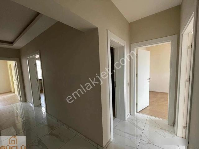 Şefikcan Yakını Site İçi Satılık Son Kat 3+1 Daire
