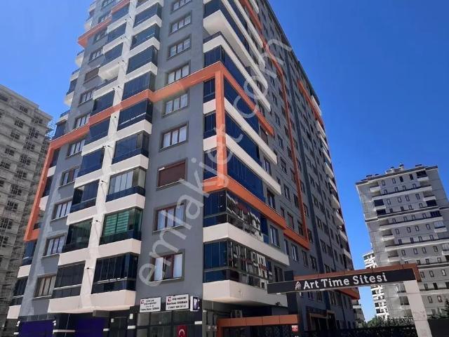 Şefikcan'da Site İçi Geniş 3+1 Satılık Daire