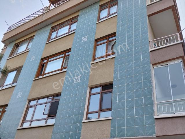 Şefkat Mahallesi'nde Ara Kat Güney Doğu Cephe 3+1 Kiralık Daire