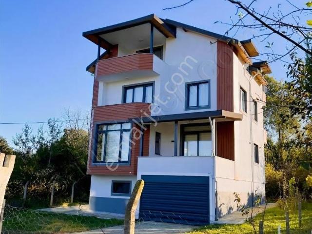 Efsane Emlaktan Ünye Yüceler Mevkiinde Satılık Lüks Villa