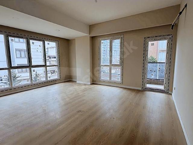 EKŞİOĞLU TRİA ZEYTİNLİK SATILIK 2+1 LÜKS ARAKAT DAİRE