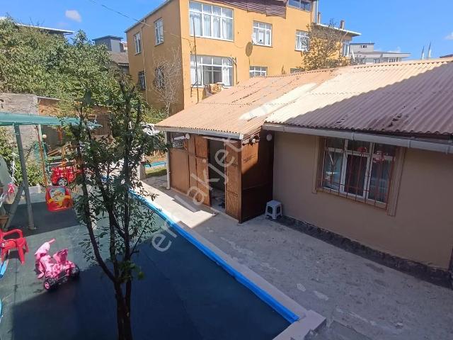 Ekşioğlunda 192 M² Bahçeli Arsa İçinde 2+1, 85 M² Müstakil Ev