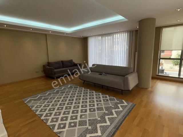 Ekşinar Gym'den Florya Şenlikköy'de 3+1 Satılık Ara Kat Daire