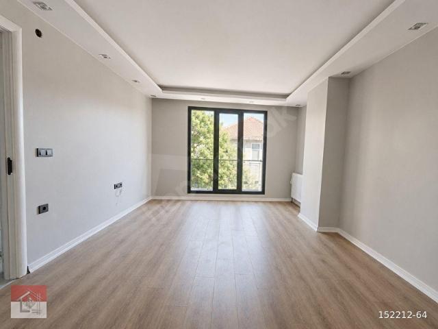 ÇEKMEKÖY M.AKİF MH SATILIK LÜKS 2+1 110m OTOPARKLI DAİRE