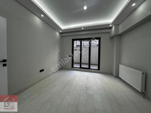 Çekmeköy M.akif Mh Ağaoğluna Yakın Satılık 3+1 100m² Bahçe Katı