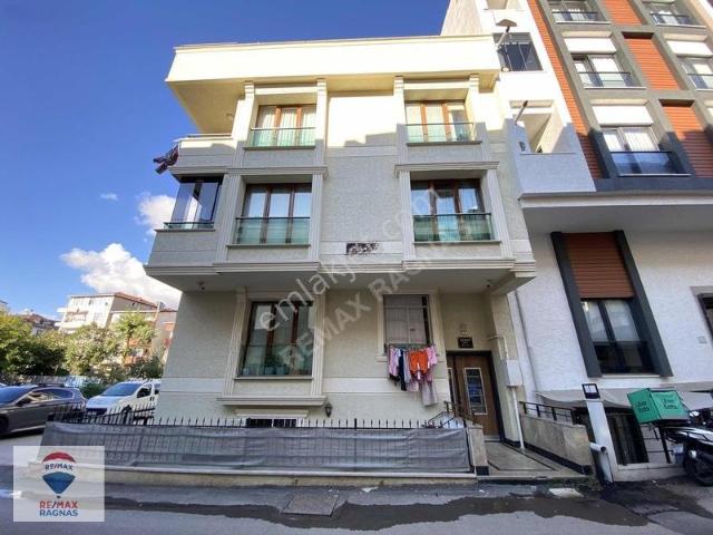 Çekmeköy Mehmet Akif Mah. 3+1 Geniş Arakat Satılık Daire